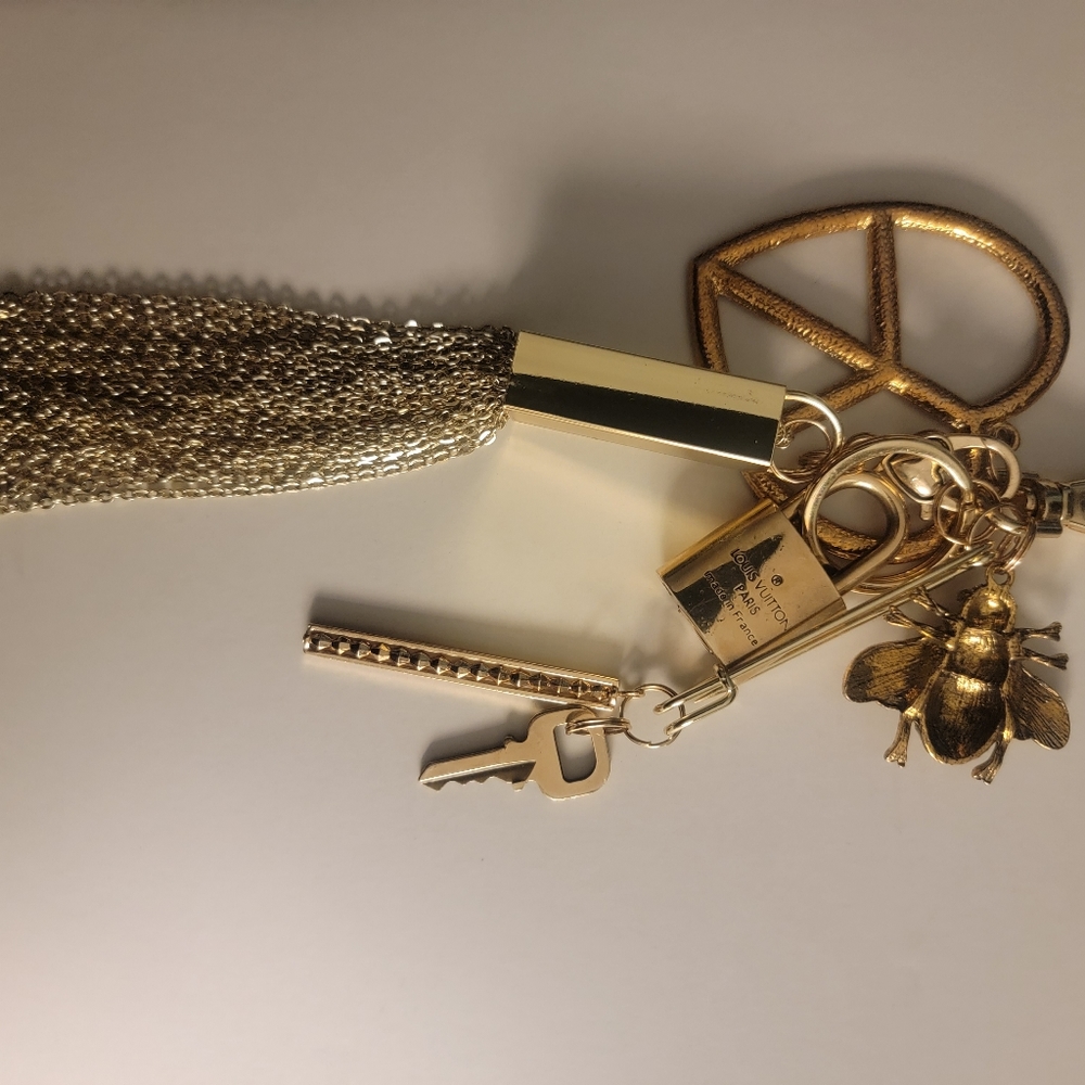 Louis VUITTON Lock & Key - Picture 16 of 17
